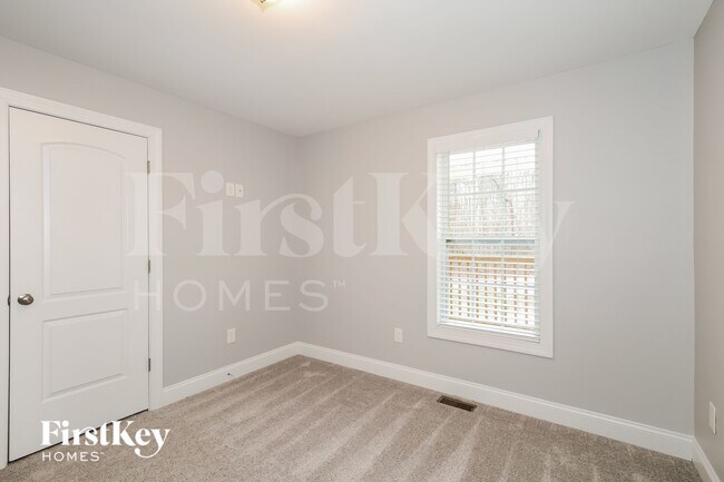 Building Photo - 7761 Sarah Dr