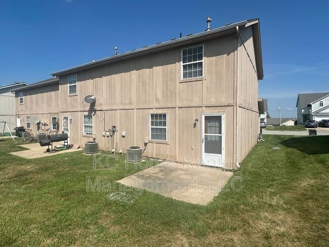 Building Photo - 506 A Skyvue Dr
