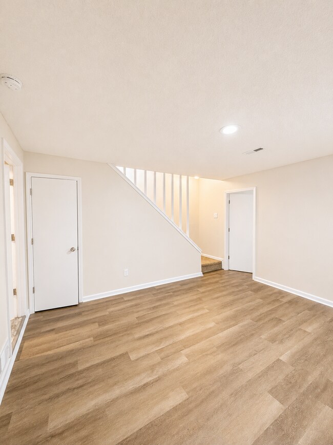Building Photo - Spacious 3BR Duplex with Two Living Areas