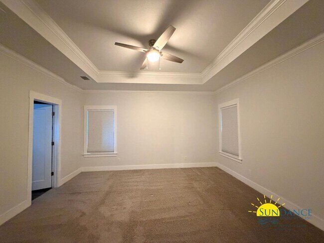 Building Photo - Spacious 5-Bedroom Home in Northern Pines, Fort Walton Beach!