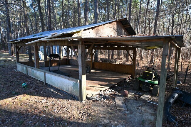 Building Photo - Stunning 3BR / 3BA Home on 2.48 Acres – Hillsborough, NC