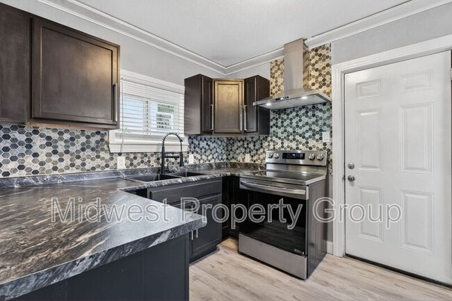 Building Photo - 6619 Etzel Ave