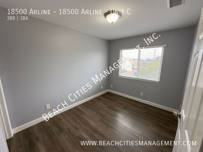 Building Photo - 18500 Arline Ave