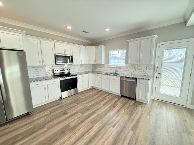 Building Photo - 3920 Dunbar Ave