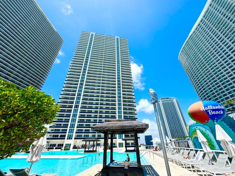 Building Photo - 1800 S Ocean Dr