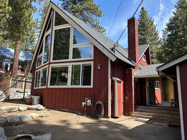 Building Photo - Upscale Chalet with 2 Car Garage Backing t...