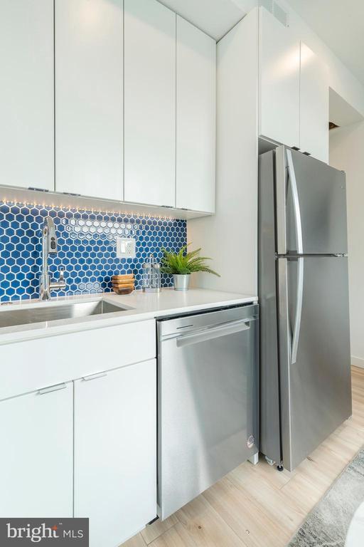 Building Photo - 1131-39 N Front St