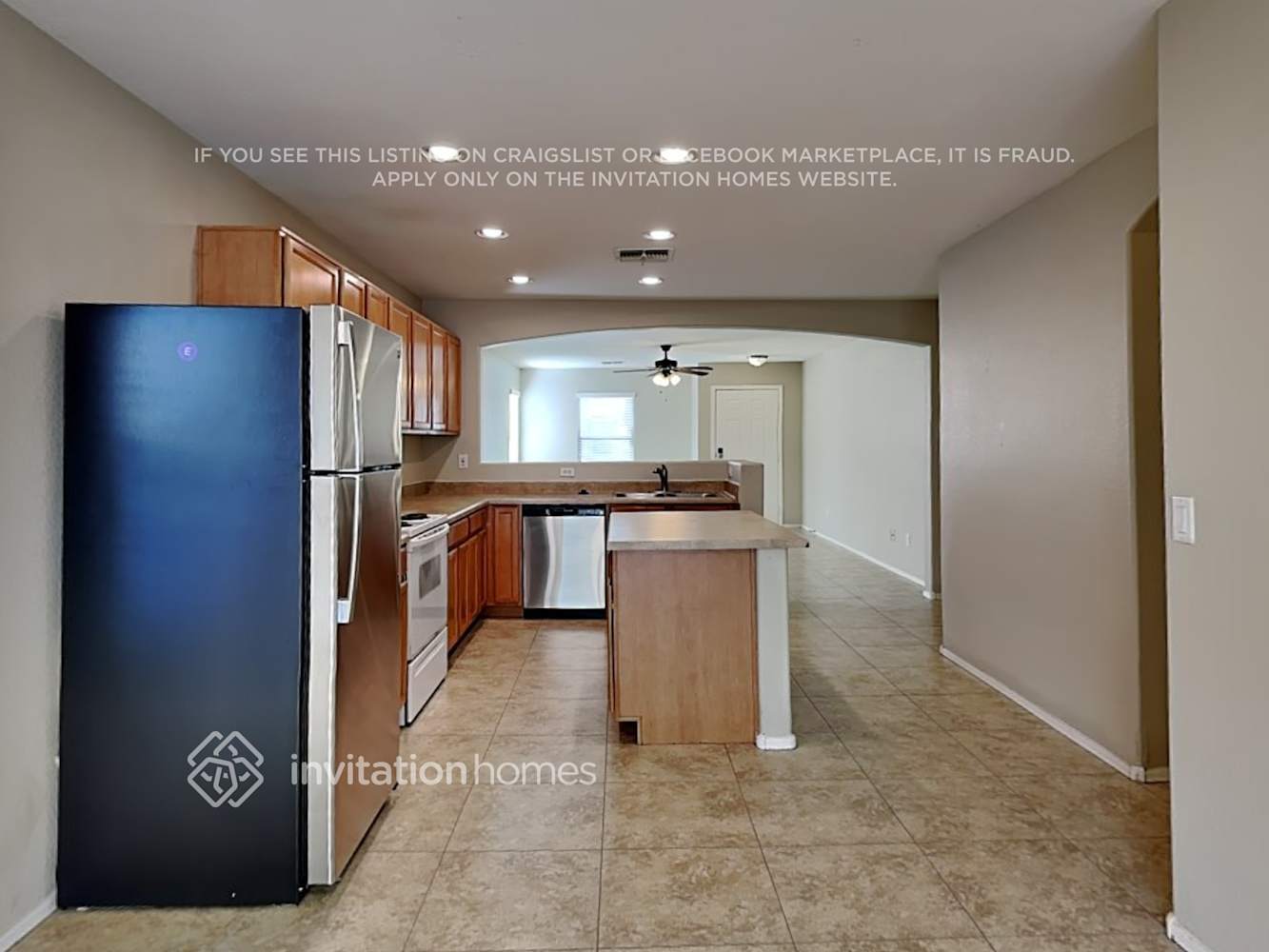 Building Photo - 8852 E Plana Ave