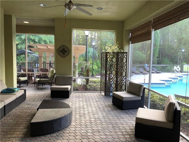 Building Photo - Gorgeous  Forest View, Wood Floors  1/1 condo for RENT @The Crest close to UCF.