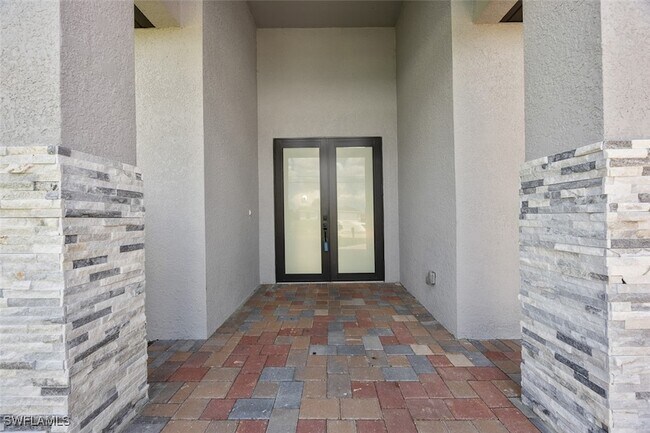 Building Photo - 1609 Nelson Rd N