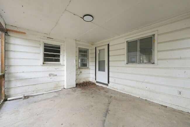 Building Photo - 4029 Weisser Park Ave