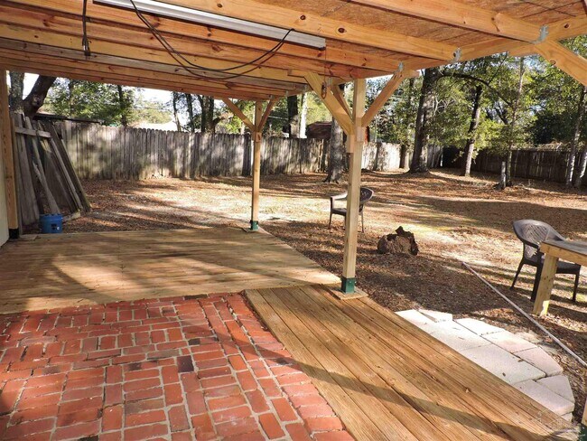 Building Photo - 7820 Oak Forest Pl