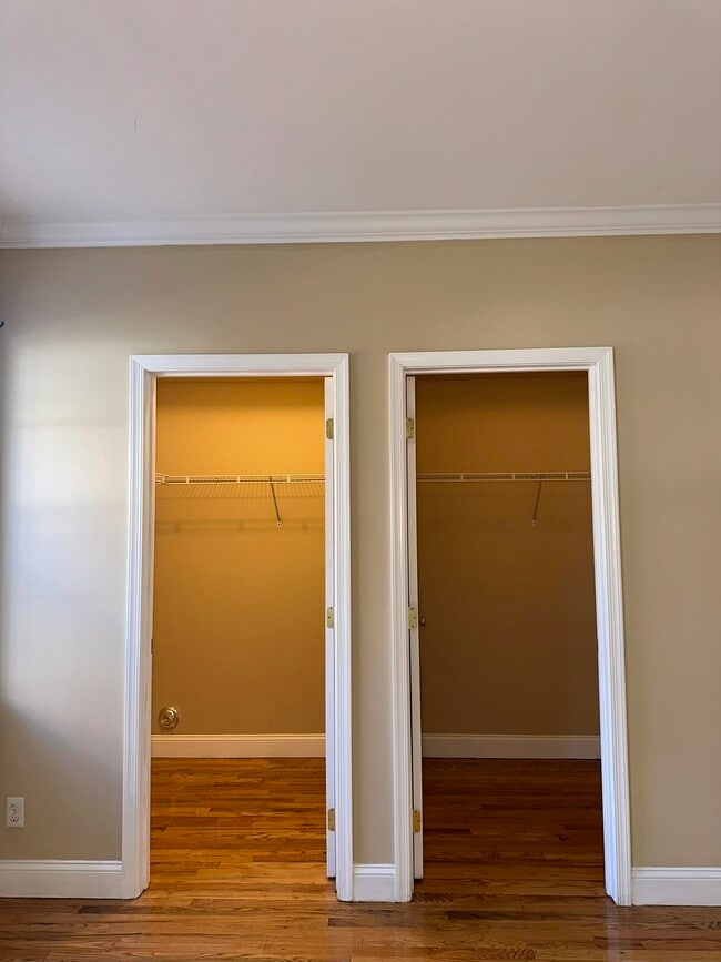 Building Photo - 272 St Pauls Ave