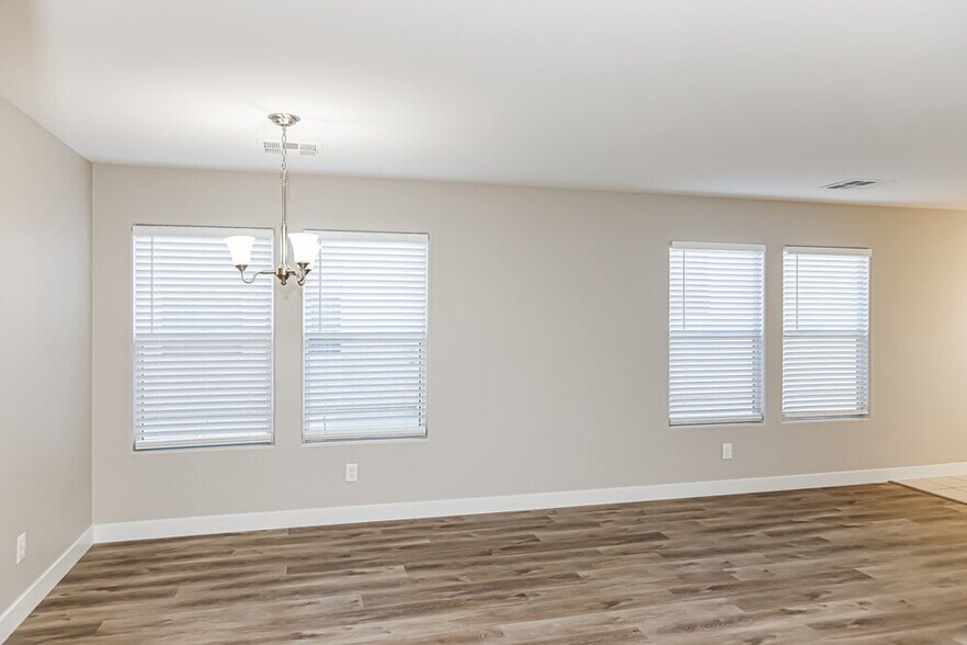 Building Photo - 318 Silverado Pines Ave