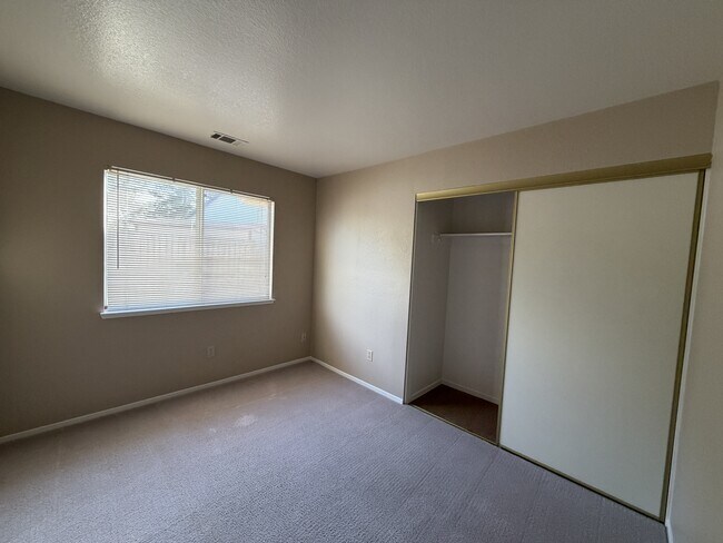 Building Photo - 501 Sears Dr