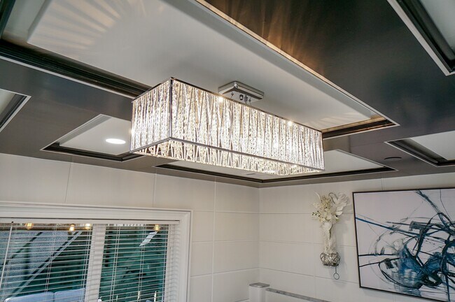 Building Photo - 5711 Sugar Hill Dr