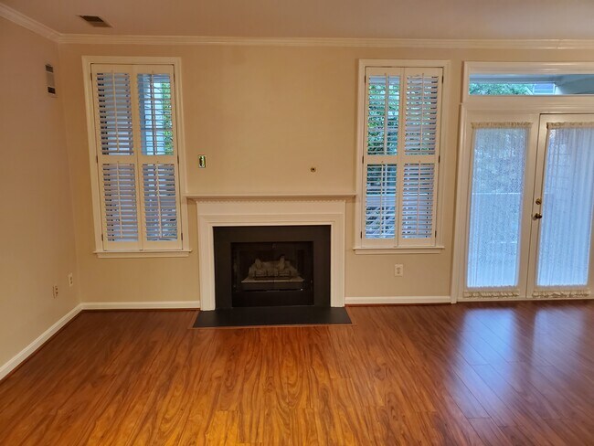 Building Photo - 1304 Garden Wall Cir
