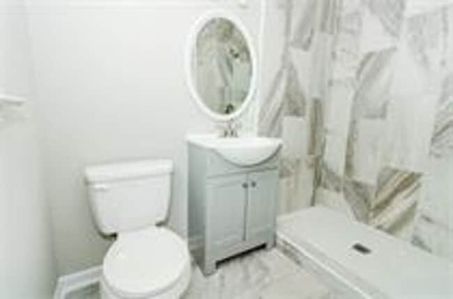Building Photo - Spacious 3 Bedroom SFH