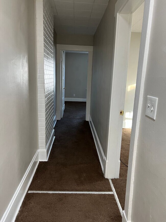 Building Photo - 400 N Grant Ave