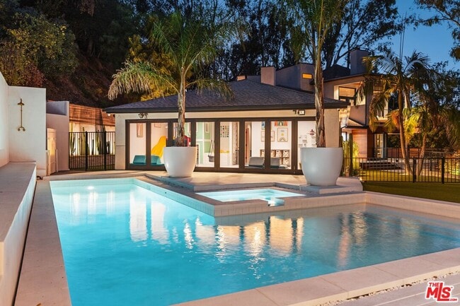 Building Photo - 3627 Woodhill Canyon Rd