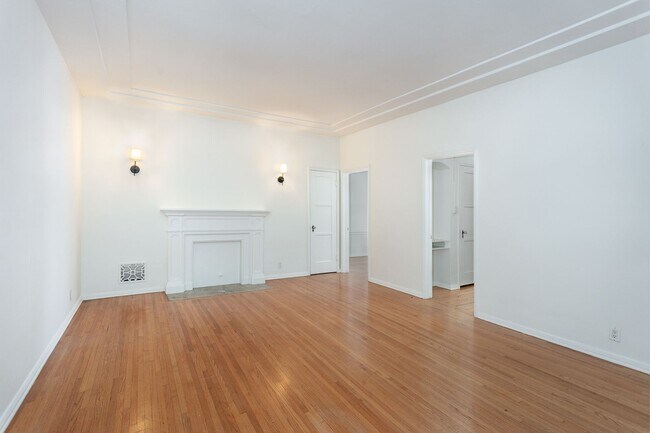 Building Photo - 6313 Orange St