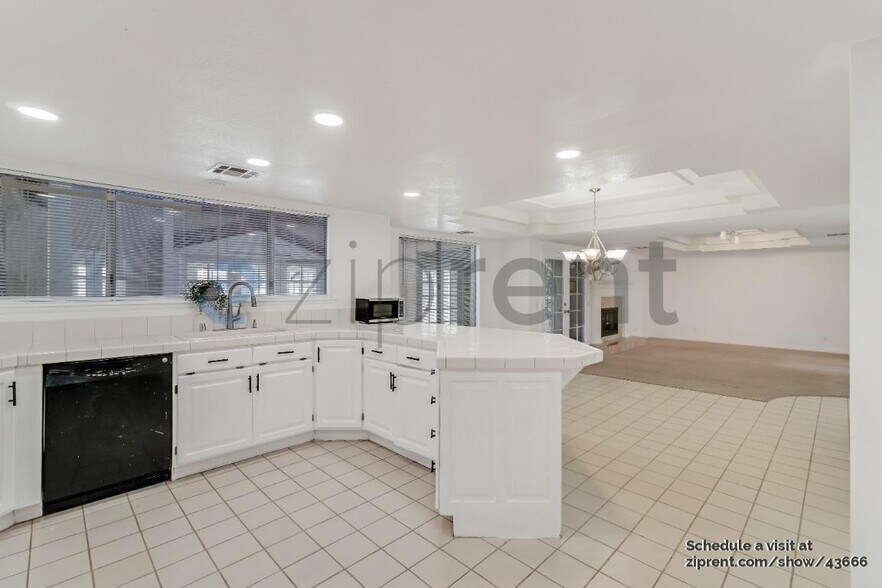 Building Photo - 3052 Carlotta Cir
