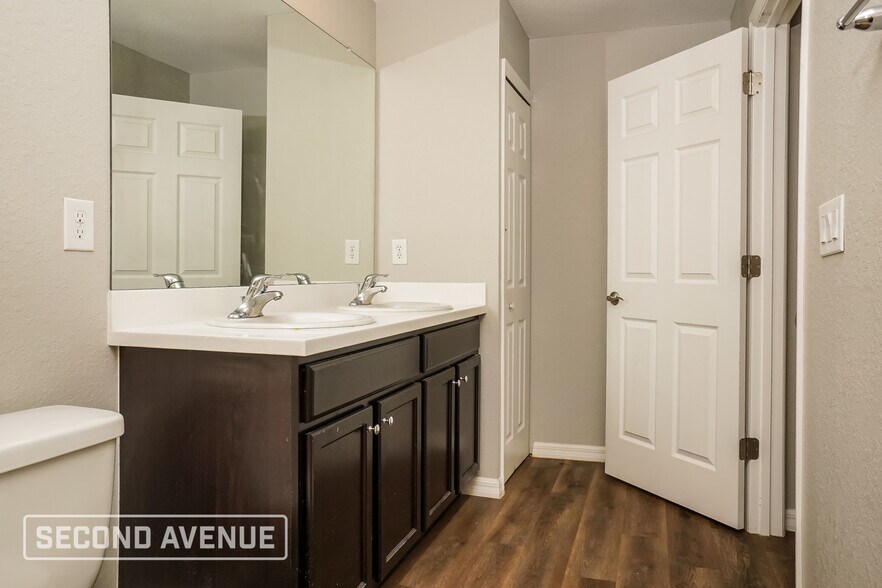 Building Photo - 2747 Ponce De Leon Blvd