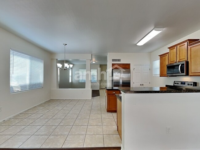 Building Photo - 3005 W Ferruccio Pl