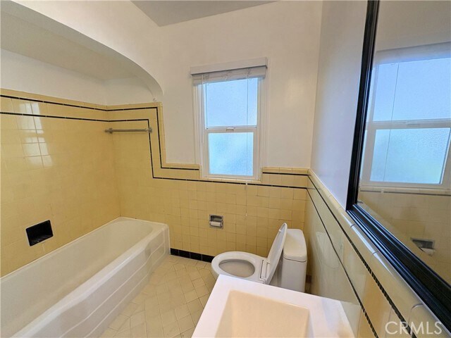 Building Photo - 4670 Riverside Dr