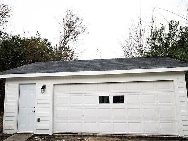 Building Photo - 6619 Sherman St