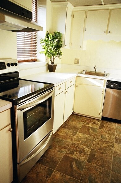 Building Photo - 4726 29th St S