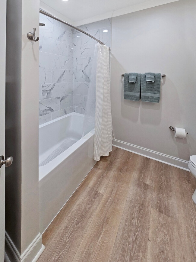 Building Photo - 996 Beach Blvd W