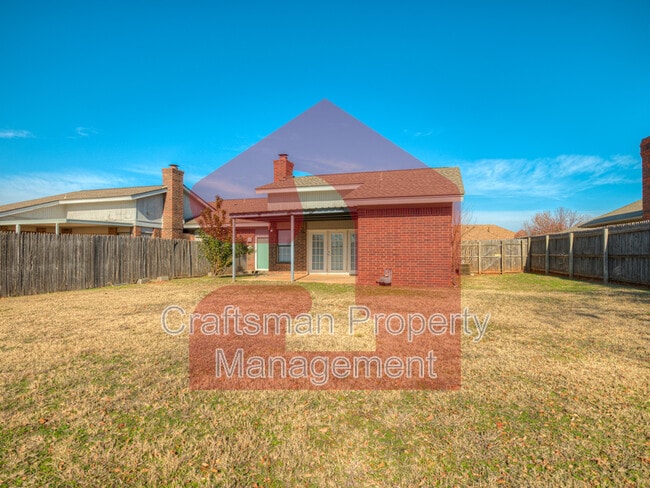 Building Photo - 2708 Silvertree Dr