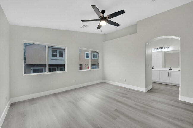 Building Photo - Charming Two-Story Townhome in a Gated Com...