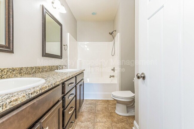 Building Photo - 2805 Piedmont River Way