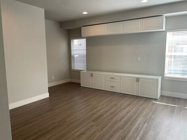 Building Photo - 18242 73rd Ave NE
