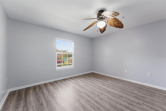 Building Photo - 5479 Vineland Rd