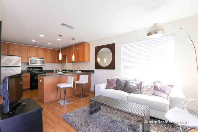 Building Photo - Buckingham Square Apartments