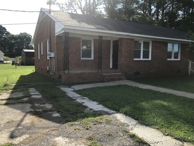 Primary Photo - 515 S 7th St