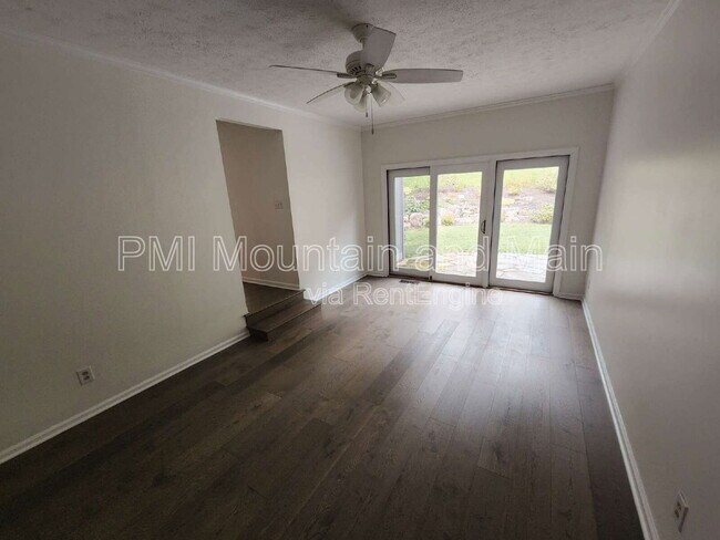 Building Photo - 53 Jump Cove Rd