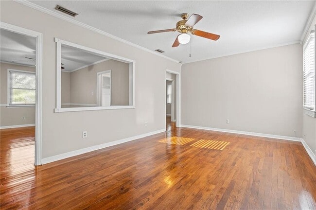 Building Photo - 315 Azalea Cir W