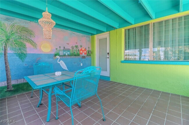 Building Photo - 2567 Cay Cove