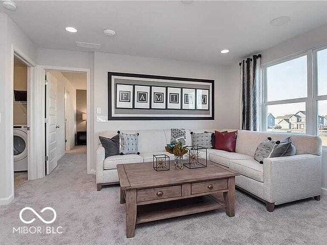 Building Photo - 4894 Oak Hl Dr