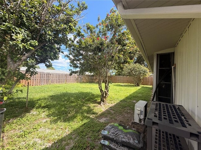 Building Photo - 4694 Nele St