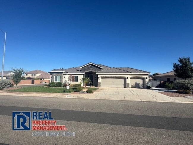 Building Photo - 4 Bedroom in near Crimson Cliffs