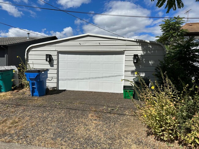 Building Photo - Charming Cottage in Downtown Washougal