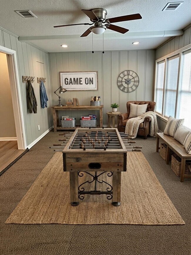 Building Photo - 6634 Cresthill St