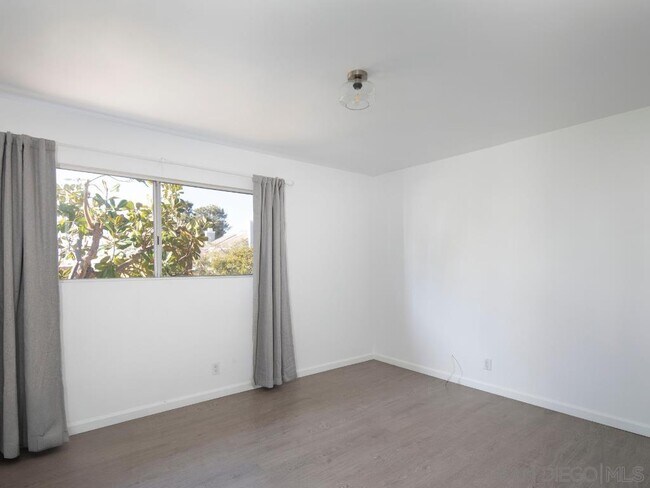 Building Photo - 721 Camino Del Mar