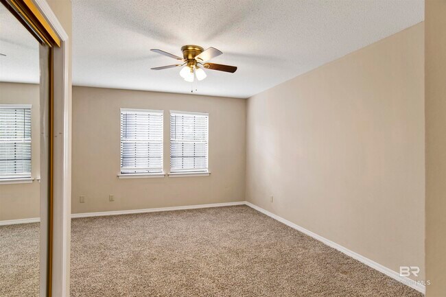 Building Photo - 200 Parma Dr