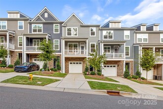 Building Photo - 10252 Glenmere Crk Cir